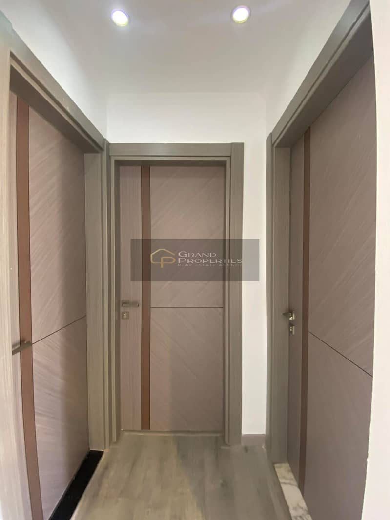 2 29d59401-6304-4da4-97cc-b79b9f2a4039. jpg