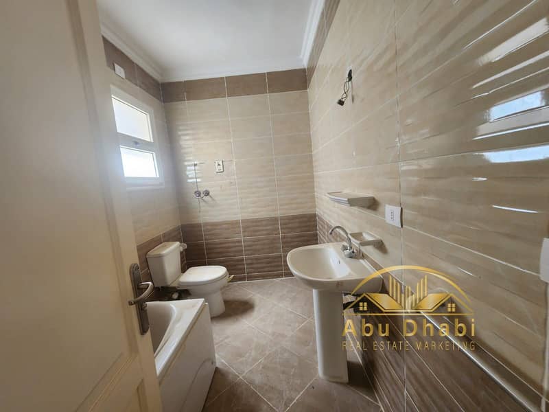 9 d570ec0e-190b-462a-b2fd-563a72ddbeeb. jpg