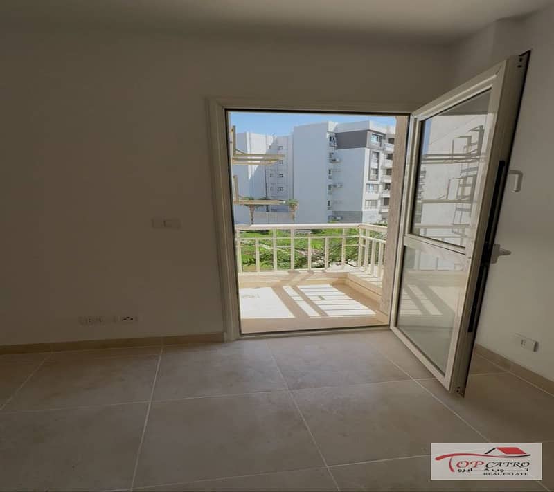 3 WhatsApp Image 2026-01-01 at 2.10. 45 PM_900x800. jpg