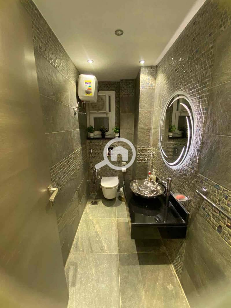 4 221cdb41-1cf3-4801-8954-2f27127b0338. jpg