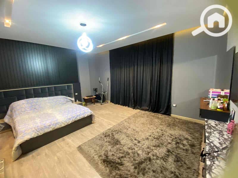 10 55db1a1f-8146-40ae-b6e7-7d8625029895. jpg