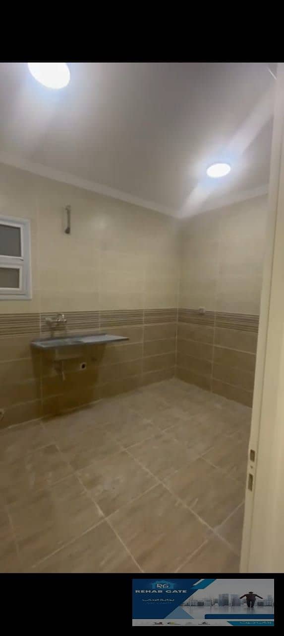 7 46021713-c85c-4703-b274-c64a0c949f88. jpg