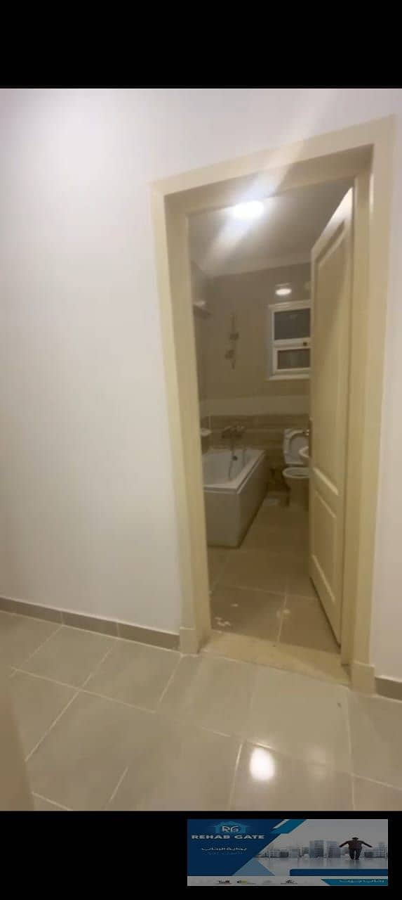 10 d45e3468-81d7-425e-b059-ee332eedaf76. jpg