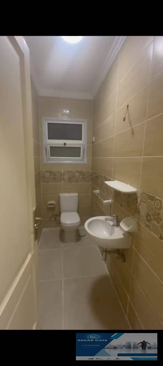 11 e26a2245-fba4-40ce-93c8-43ea9bb9bdbb. jpg