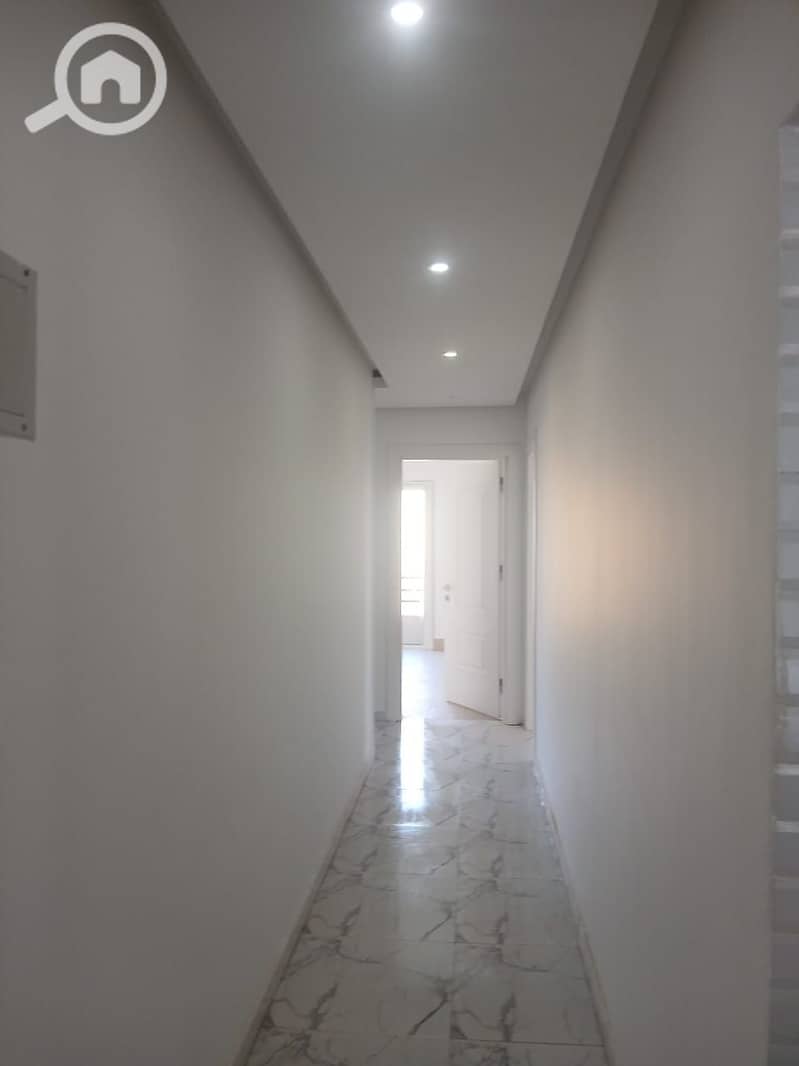 3 0e1448b6-1436-458f-b93e-3c1f5d25a325. jpg