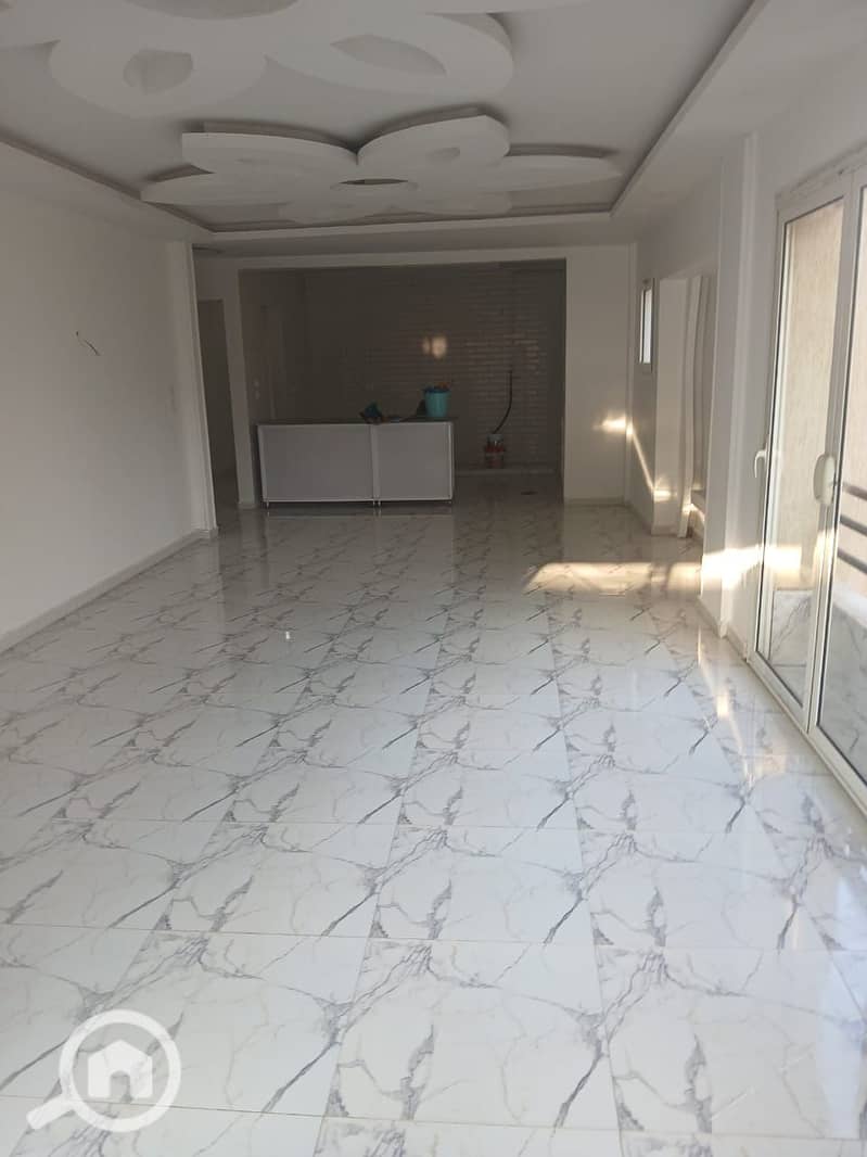 4 0ec01ab8-d8c3-4438-8fc1-cf8aad5e2abe. jpg