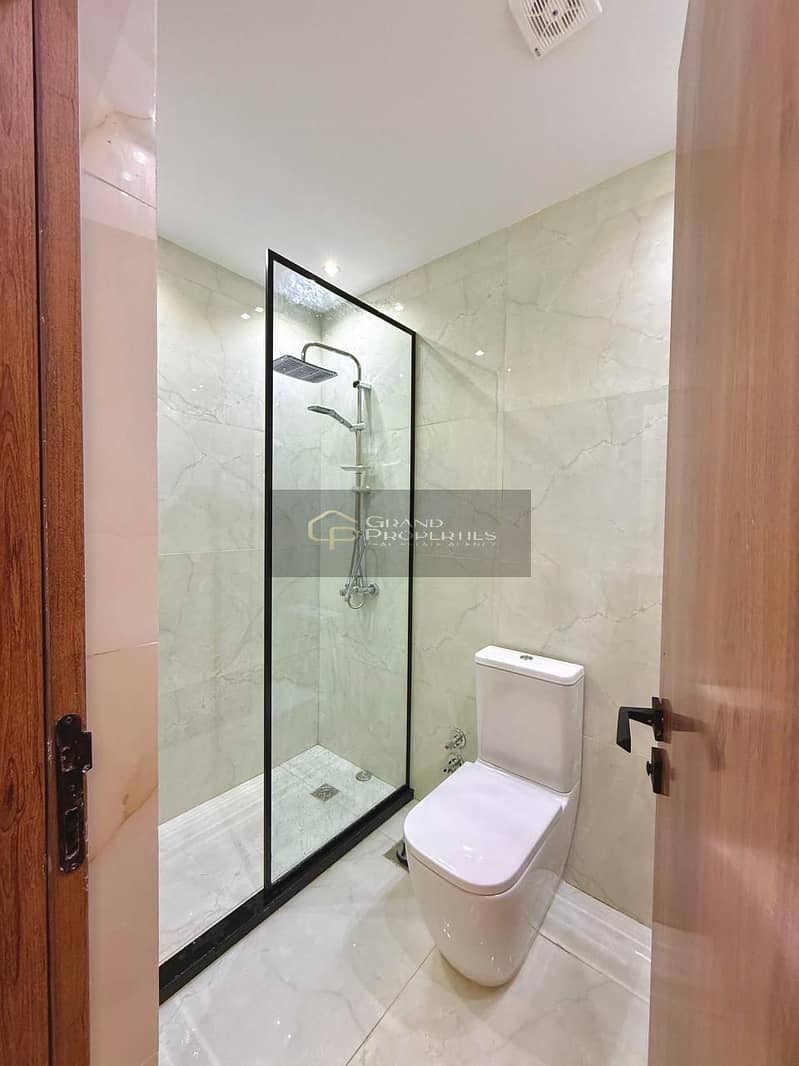 4 09cbd14c-b983-4cf9-b759-a4b7f4294136. jpg