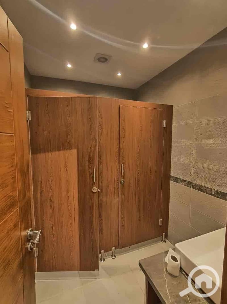 4 14fdab86-1004-45b9-9095-13b7f7801ac9. jpg