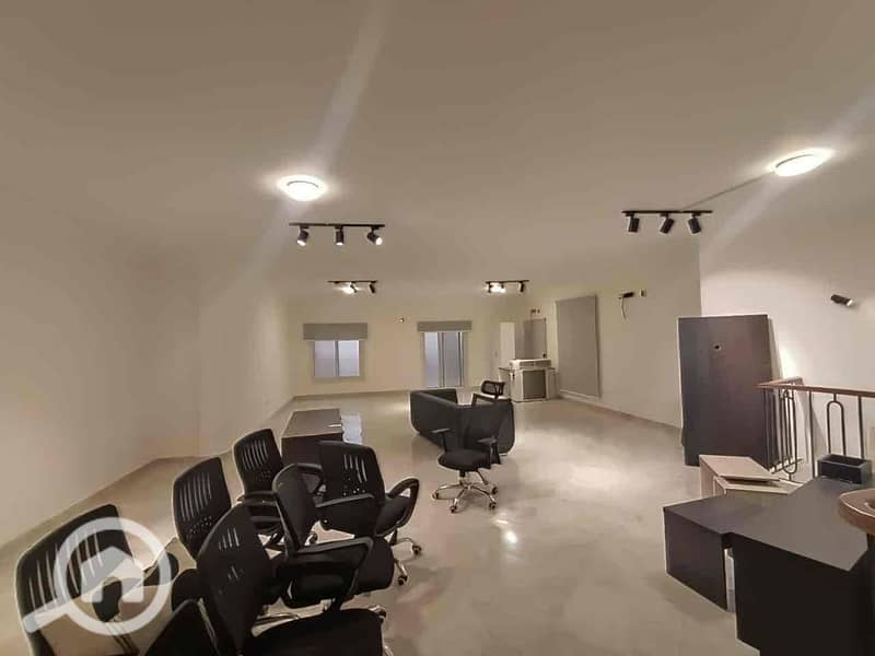 8 77b28b1c-af37-4f70-97a1-79f237a3445e. jpg