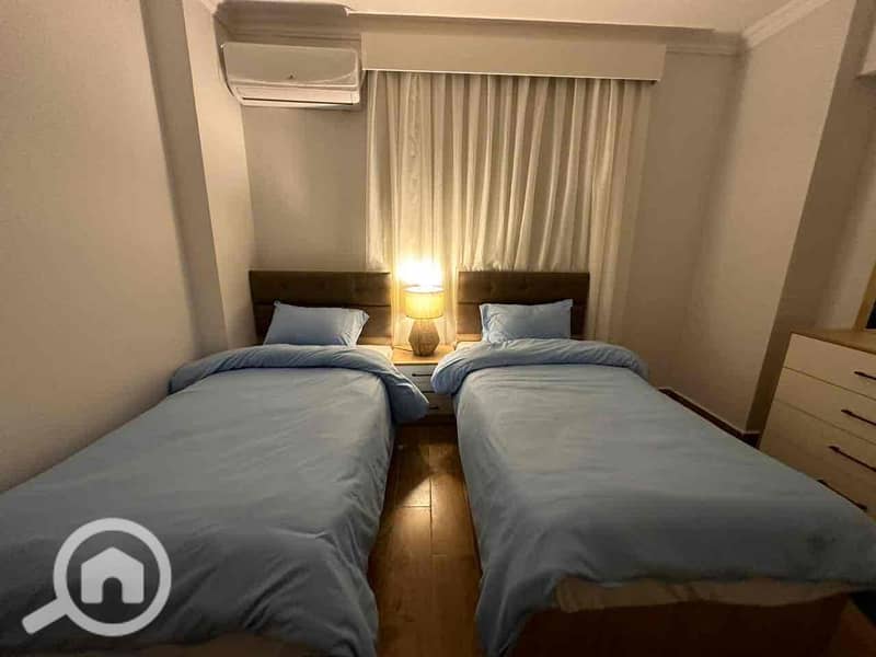 10 645b1c56-bd8e-4863-aaf2-b8f5dee57f3a. jpg