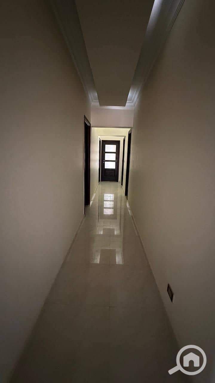 8 34124bba-08fb-45a1-8bc2-bb6cefe7d5d1. jpeg