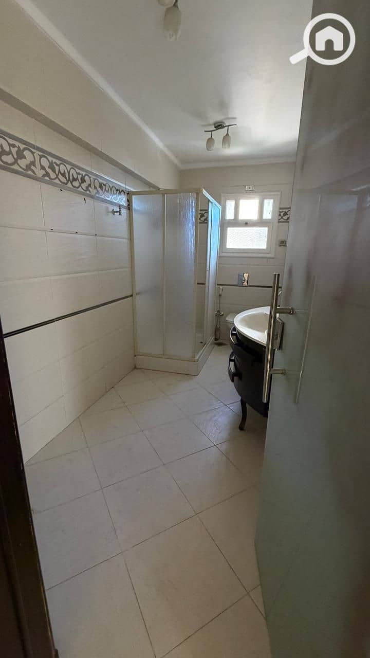 10 e06438b0-1cc7-4ab3-b183-886dc236e04e. jpeg