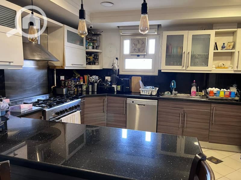 2 6f806f49-5d03-4cdb-9103-cd5ce401a40f. jpeg