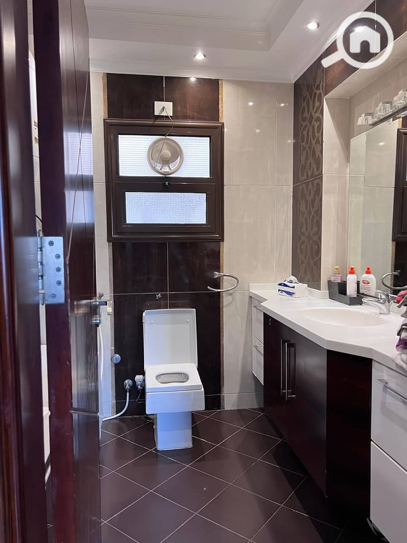 6 79c05176-cea3-43fe-a946-df2c5b61aef2. jpeg