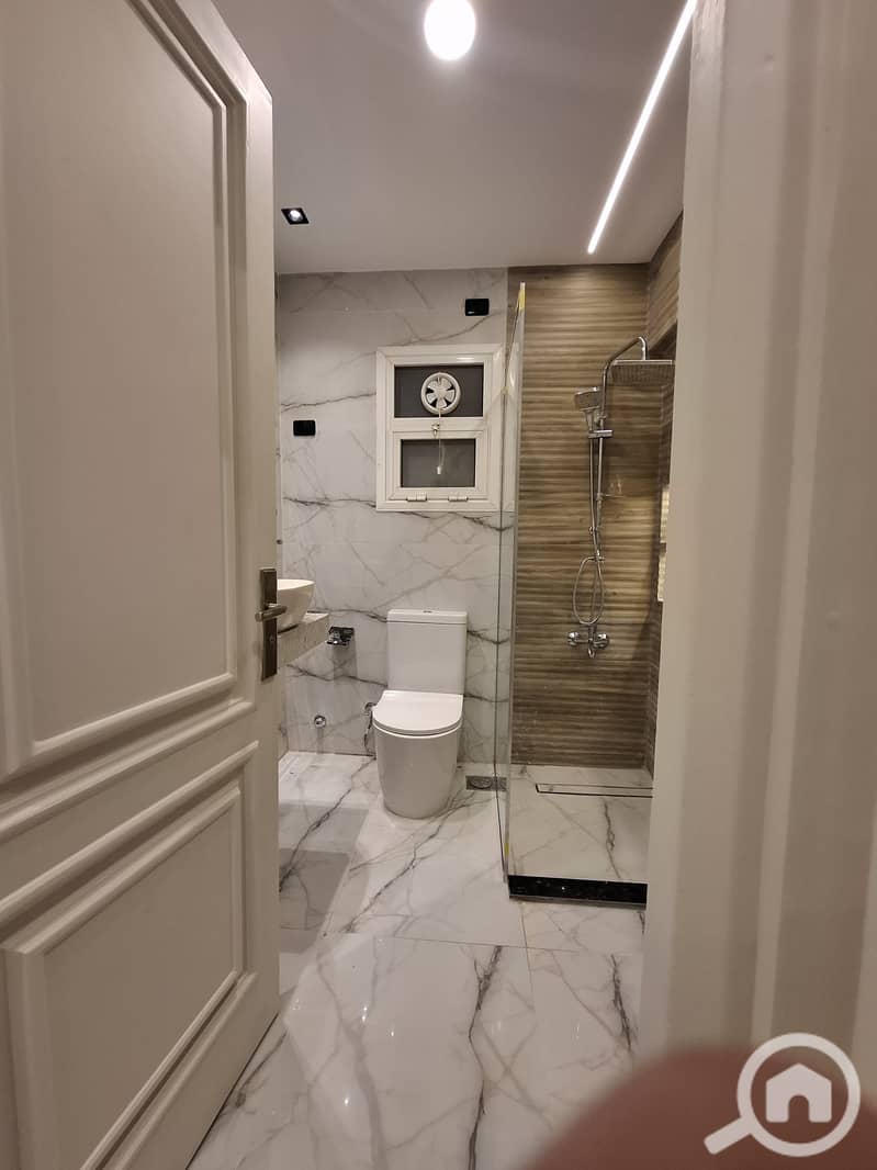 10 66683db6-cc78-4cec-9cfd-45e1858179a3. jpeg