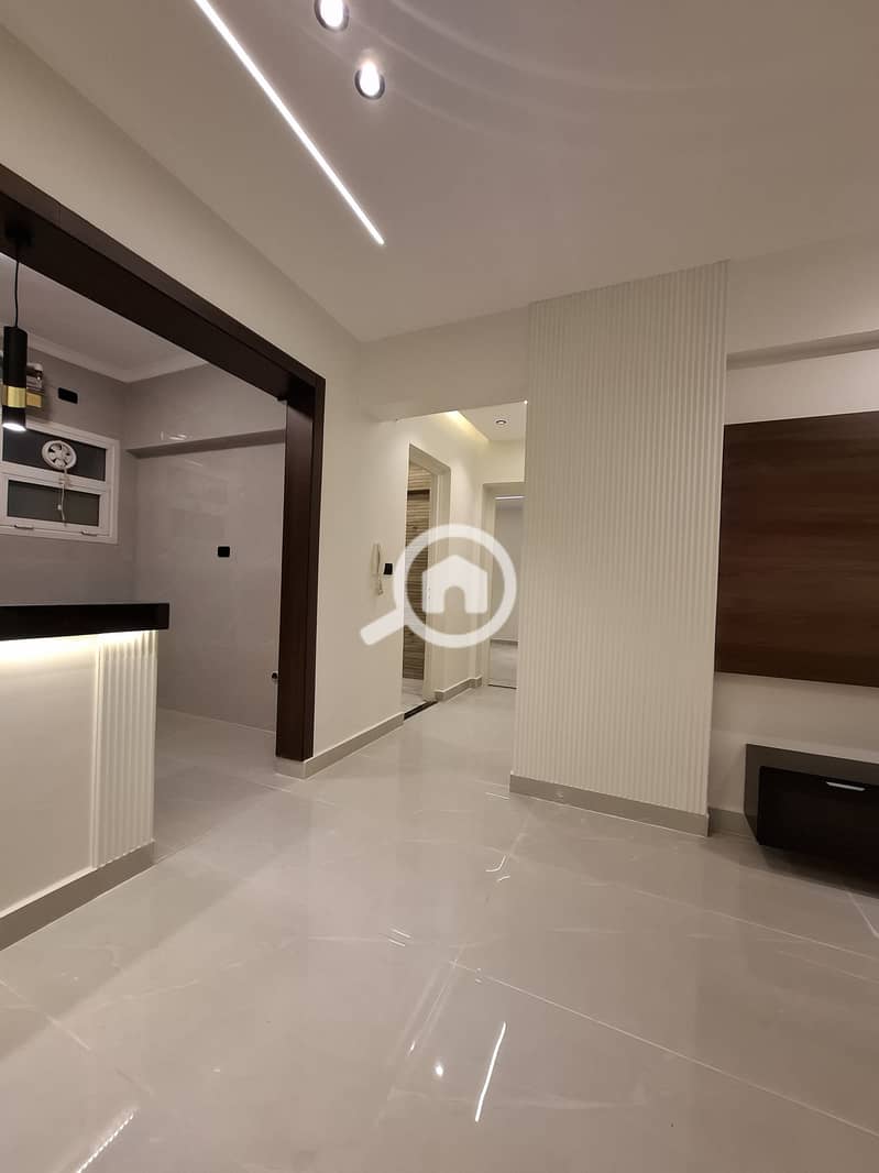 11 d83716ab-6282-42c3-bb0e-b5116459ce24. jpeg