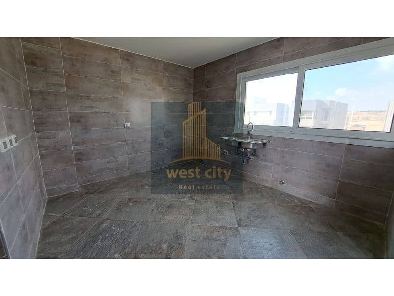 2 9a5aa89c-a44f-443c-86dc-9c39d40dc9d6. jpg