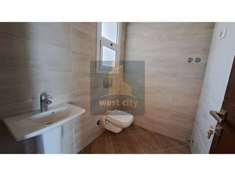 4 87e81757-53cb-4585-b43f-b5da3ada32a4. jpg