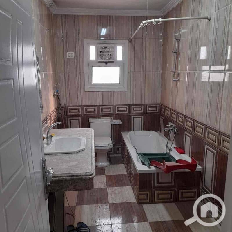 7 d844b512-ac4a-475a-ac41-12cbb64dc35b. jpg