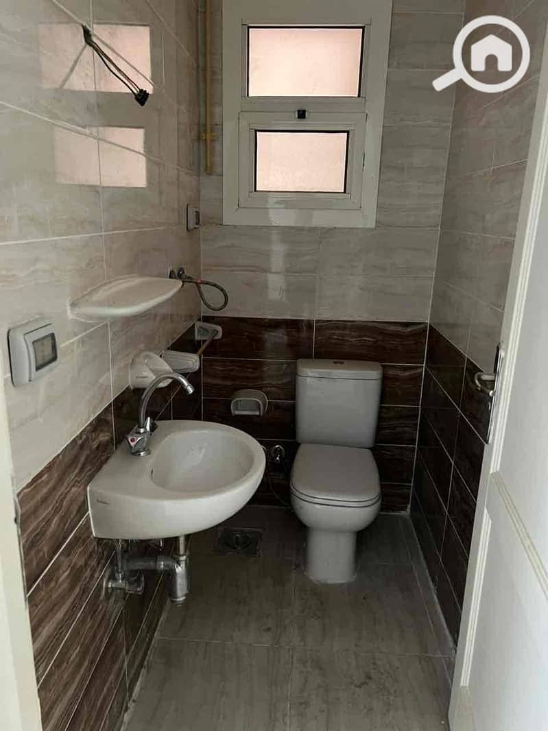 8 cfa7c632-c703-4620-bdb3-57a438fd8650. jpg