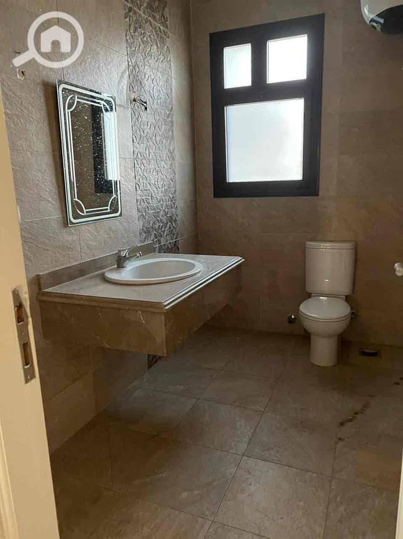 6 8bab9c87-8b45-4cf9-a571-db0f3688a426. jpg