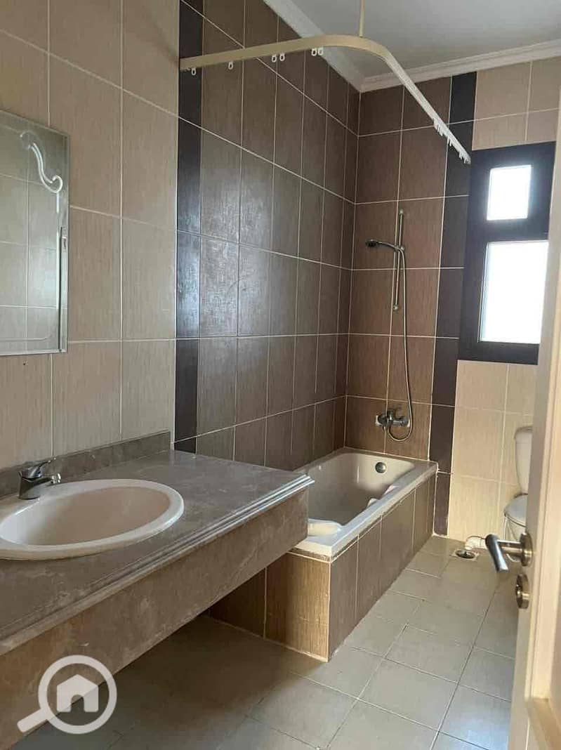 11 bb858e9a-2298-4b99-ae6e-aec442461b77. jpg