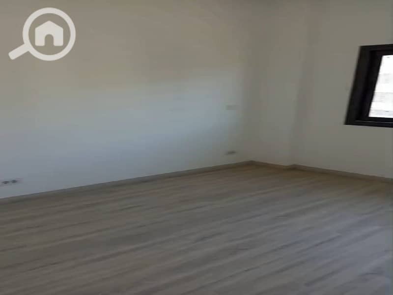 7 c76d28bd-9f06-431a-9f68-d4a9e8143770. jpg