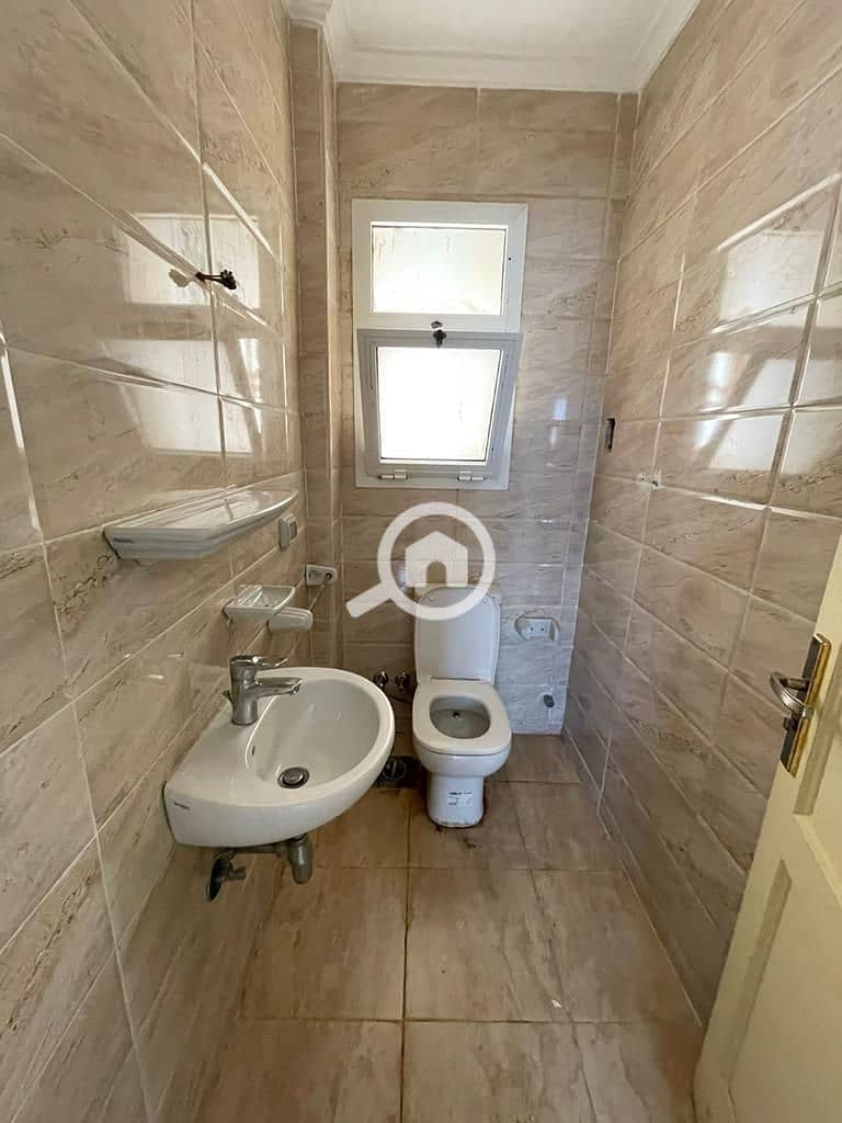 4 1f254a66-07ea-400e-9158-9318c2c61a59. jpg