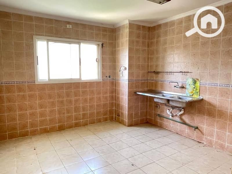 10 a97563f1-10ea-481b-99f6-1018c1287679. jpg