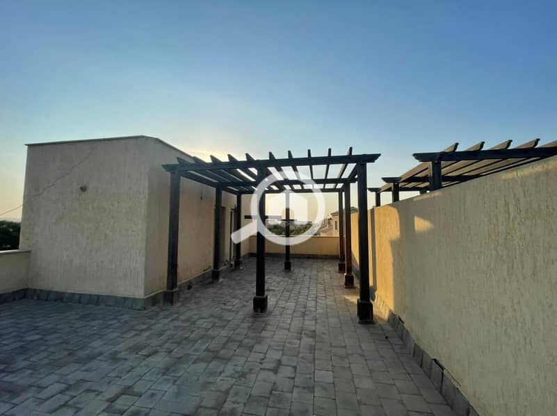 2 2f96fde2-5817-4975-b54c-90b6abb5e80c. jpg