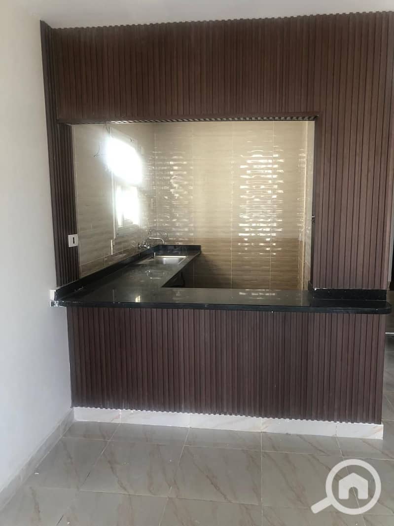 4 319ddc4a-e394-4d39-9dd4-a842b079d0e6. jpg