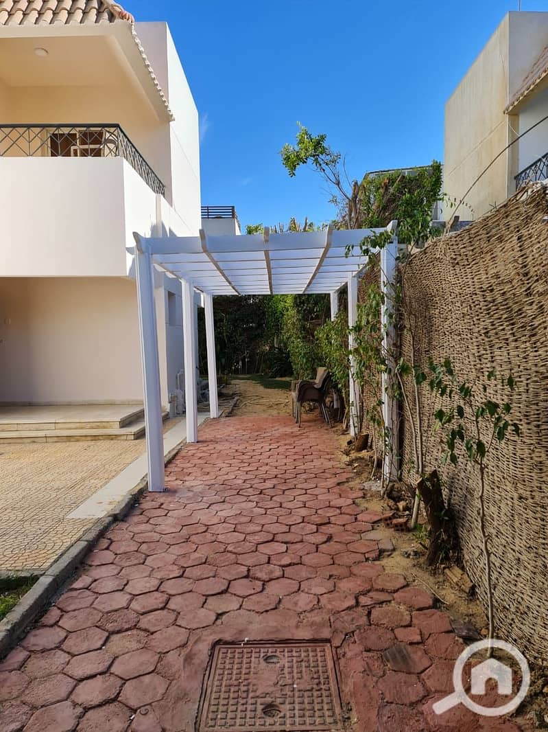 3 e659d4ce-4fc4-44ac-ab54-72a33c7c90d0. jpeg