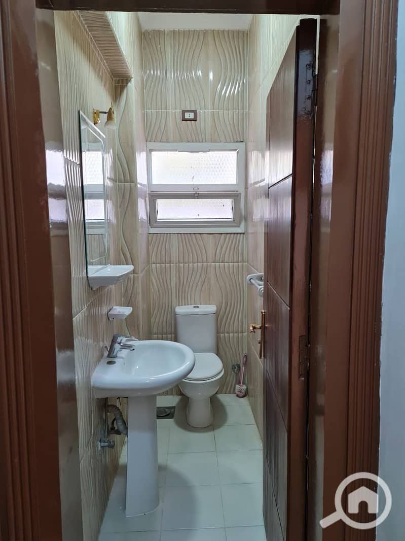 8 16edc729-a93e-489b-8b64-fe66e806b78d. jpeg