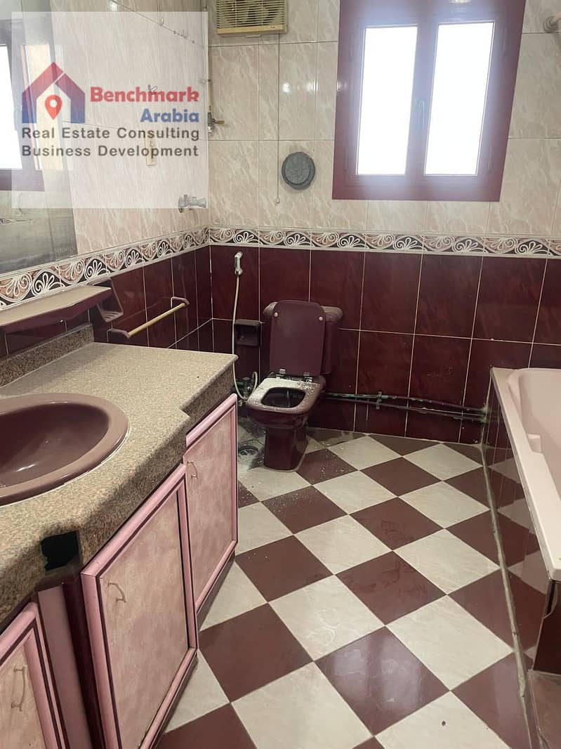 12 189071f2-eda4-41df-9128-5e595a34fcf3. jpeg