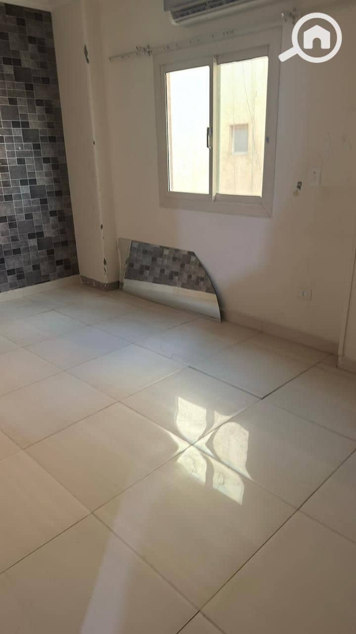 4 9d14c35c-d4a8-4623-a9f1-0f44836f2383. jpeg