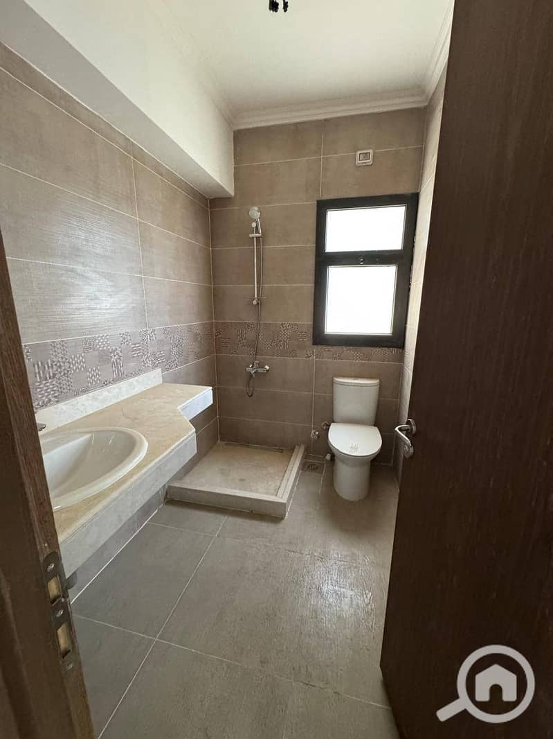 3 9e9b6af0-2632-45c1-96a0-c9456772a50b. jpg