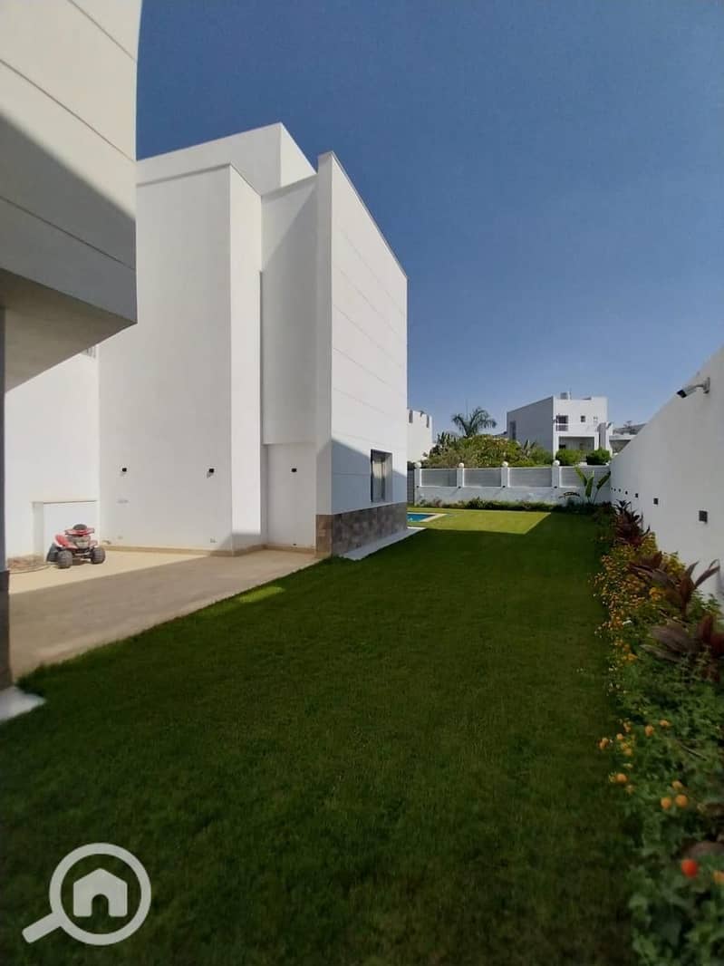 9 e0bb9ba1-0f70-4400-9325-5bec82cc3e13. jpeg