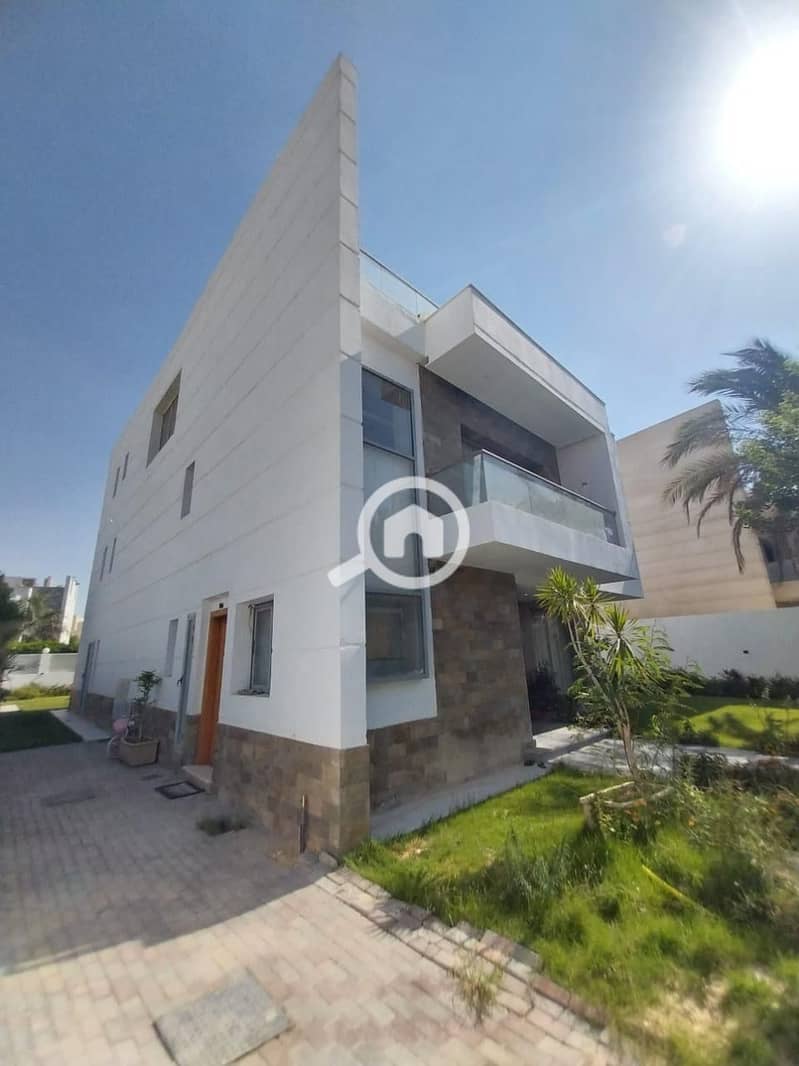 11 309660c7-dda2-4feb-a7ac-bf432035ca18. jpeg