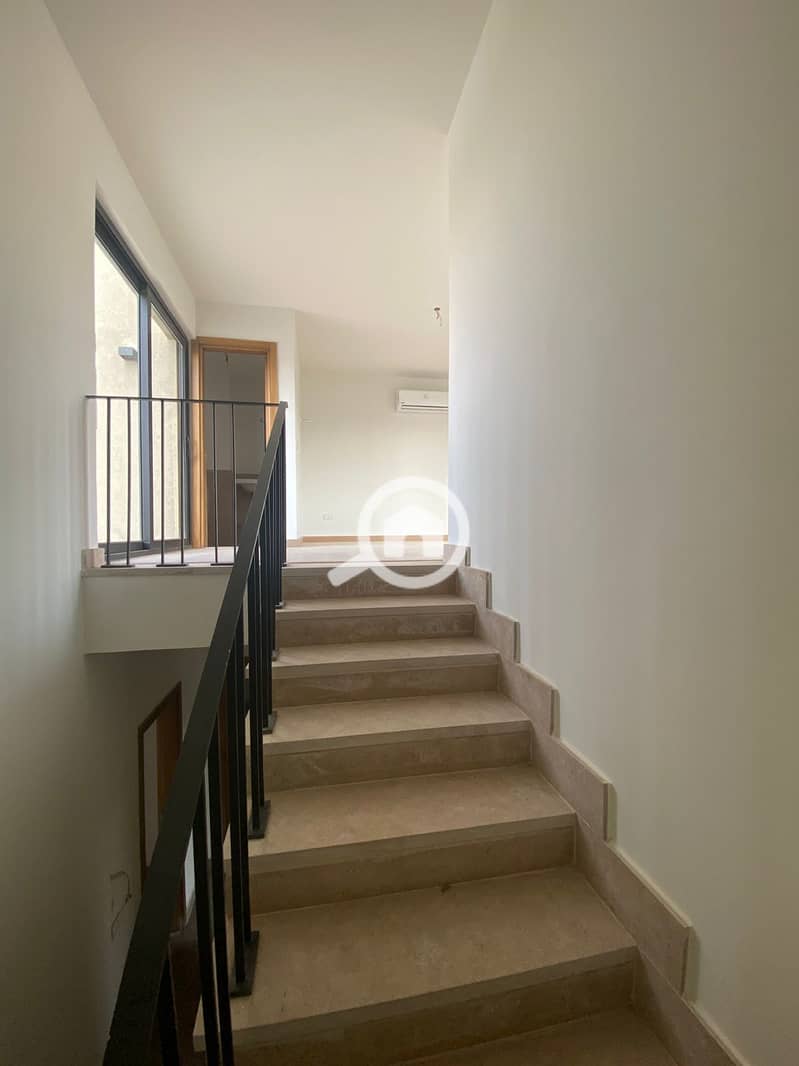 10 83ecf5c1-9dc4-4760-9154-209cc63cec59. jpeg