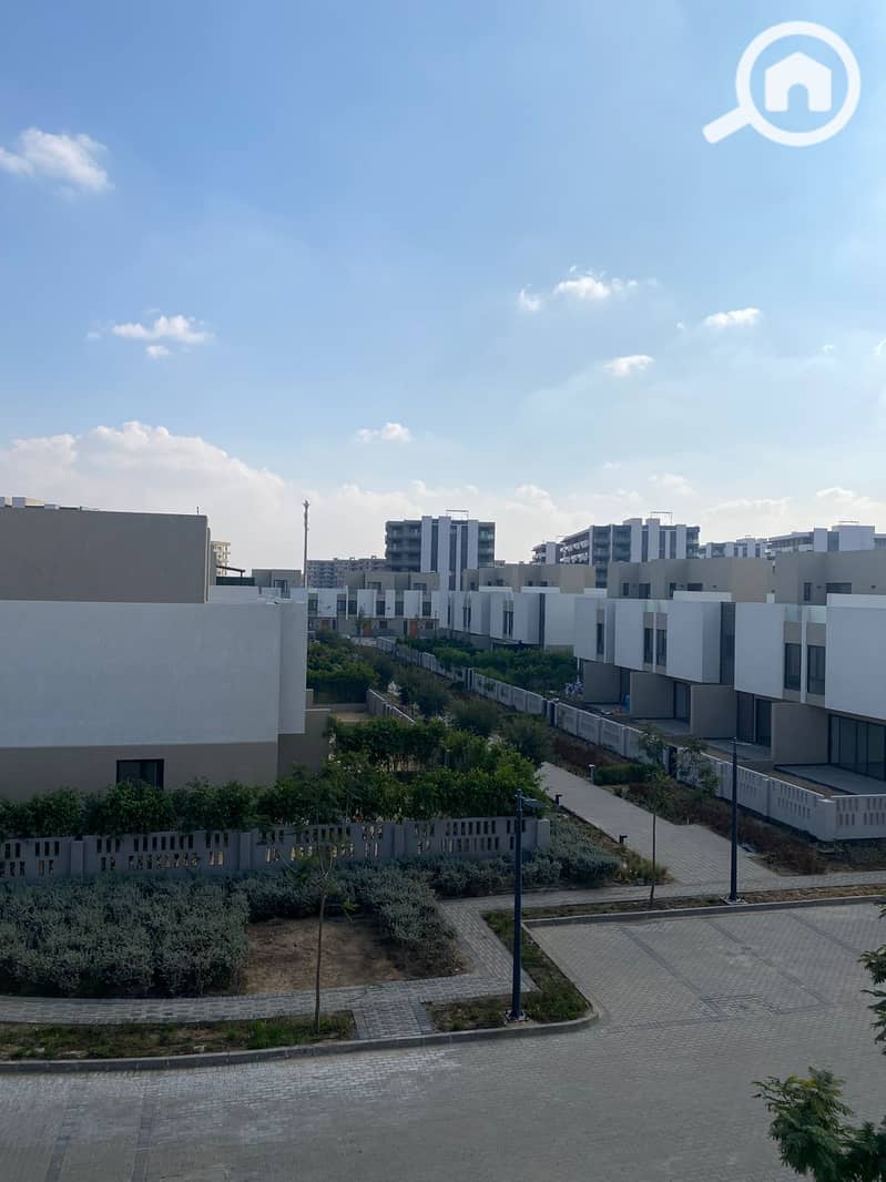 12 aa523054-5acd-4e32-a592-fcd8d25bf3e6. jpeg