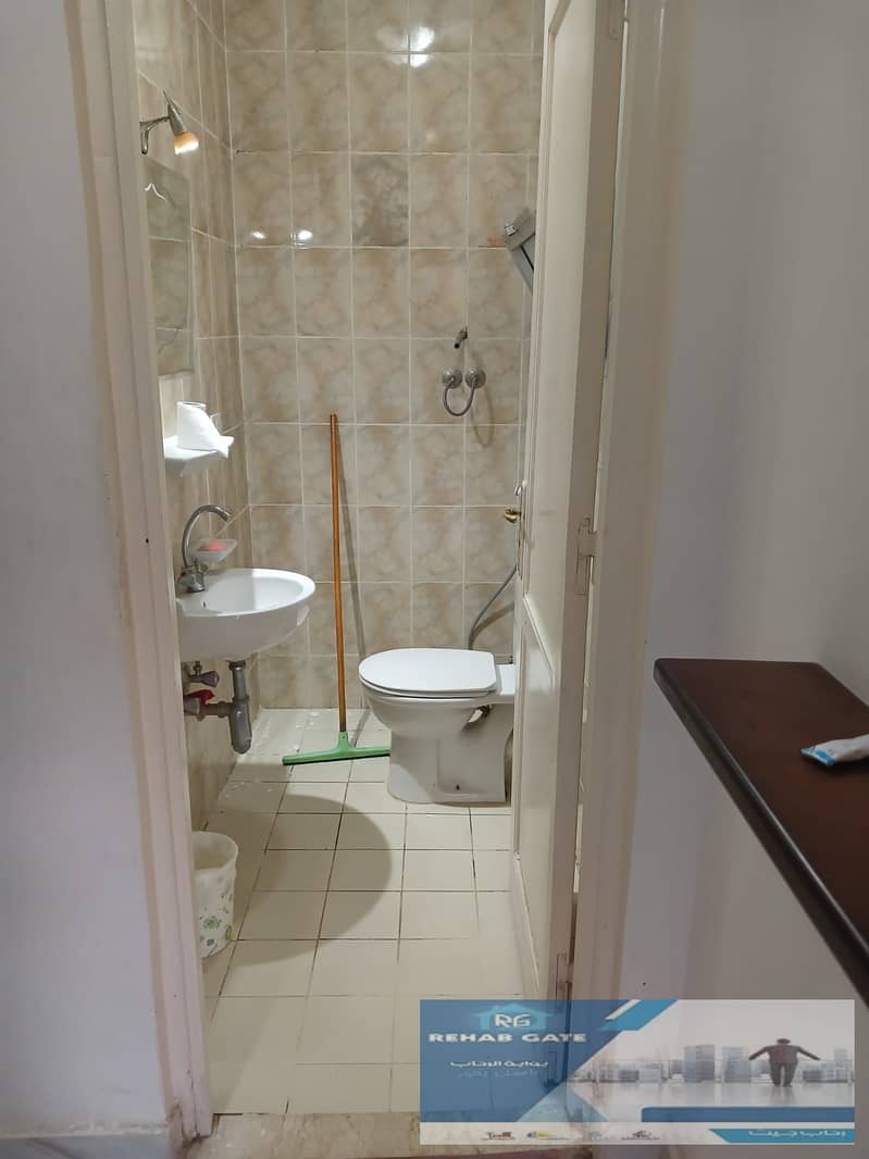 6 83d4de3a-15b3-48d0-b69e-3405d049a99b. jpg