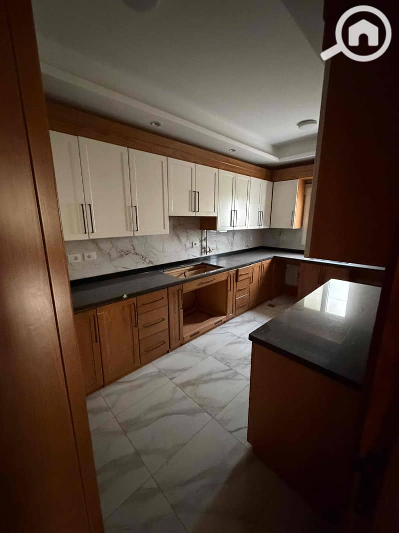 7 PHOTO-2026-01-04-13-30-10 9. jpg