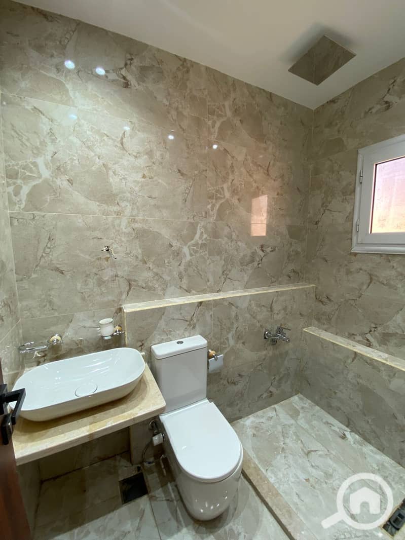 29 694559b0-2ba6-405f-a04e-07b6198484a7. jpeg