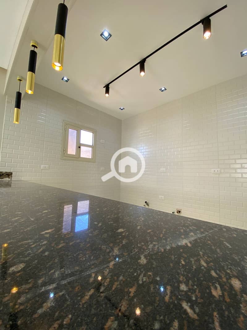 30 e27dcdf8-25f9-45be-a229-4d24ff3a57fd. jpeg