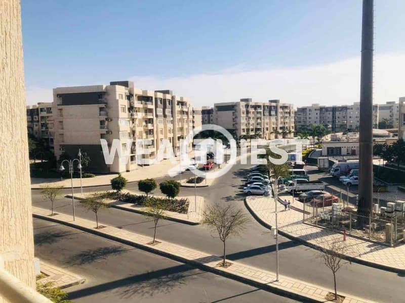 8 9b6e9647-aa47-4521-b807-bdbe2ce5acf8. jpg