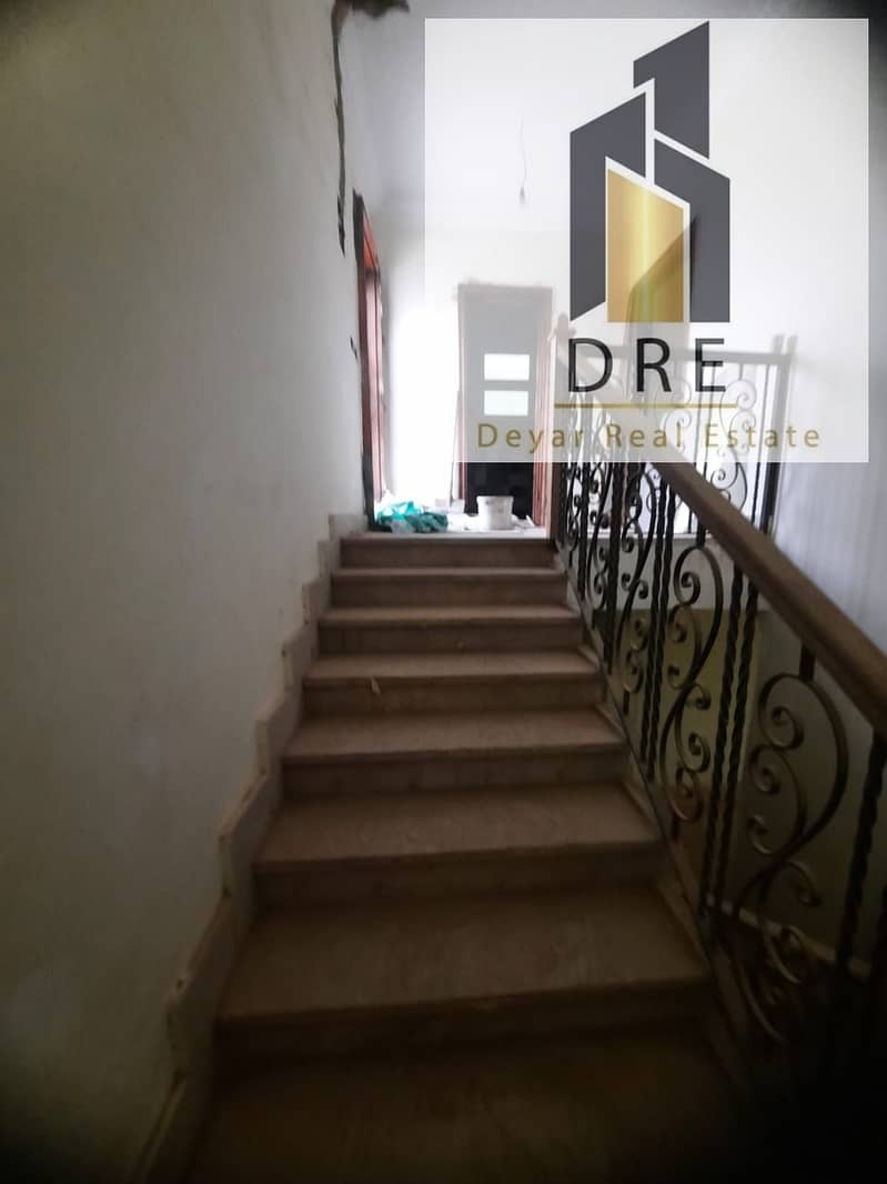 20 b0813091-bf55-4853-a9e1-772a1e6e73b5. jpg