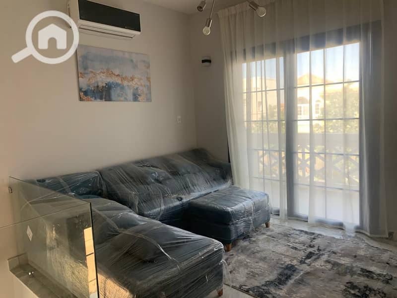 4 b482db8c-546d-4b5f-9943-48d9a0833674. jpeg