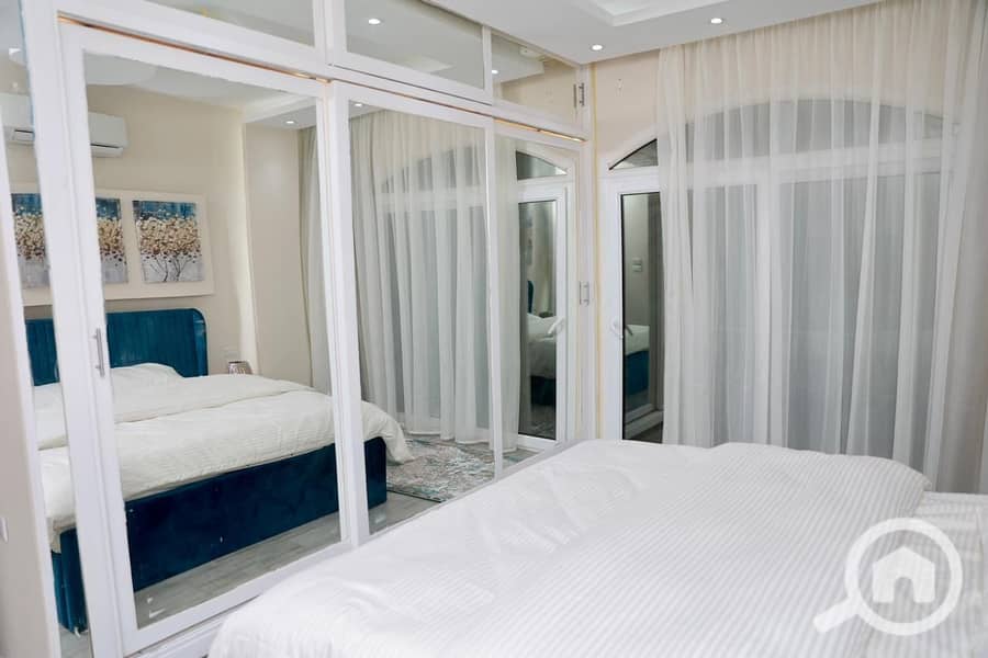 10 040e55f7-fb40-41f6-9125-0b3e10b39edd. jfif. png