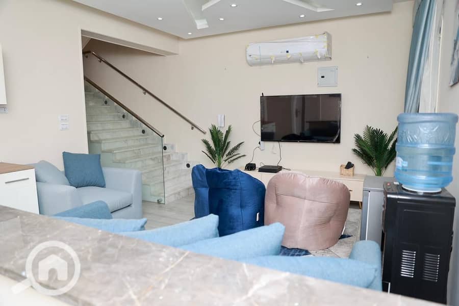 16 c115f0b8-70de-4839-b2e4-5fc57919471f. jfif. png