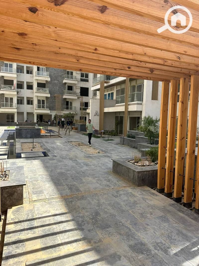 9 1f4ad908-a4ad-45da-abaa-debf82c5ead9. jpeg